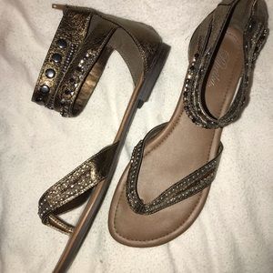 Paprika size 10 NWOT beautiful beading open sandals with zip back ankle straps
